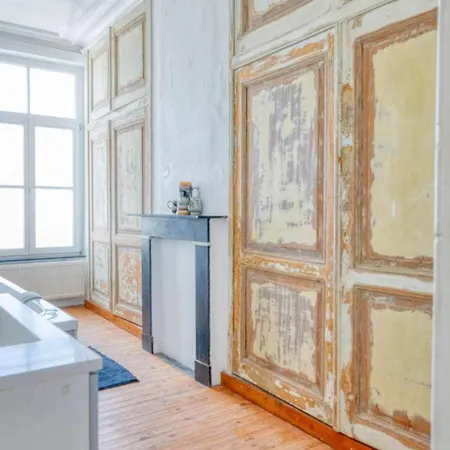 Elegant 2-bedroom Duplex In * Οστένδη