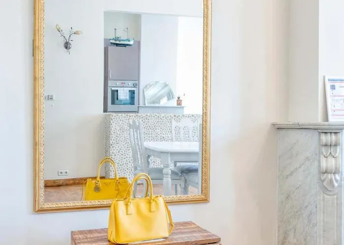 Apartamento Elegant 2-bedroom Duplex In