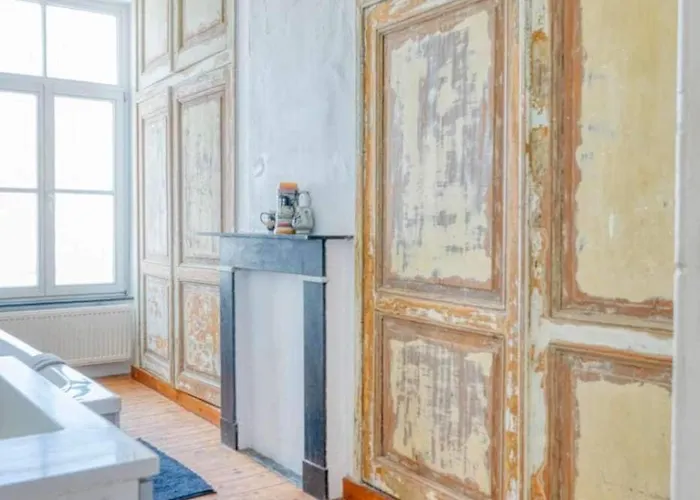 Elegant 2-bedroom Duplex In * Ostend