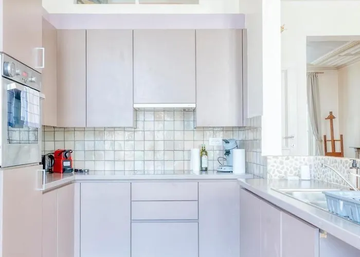 Elegant 2-bedroom Duplex In Apartment *